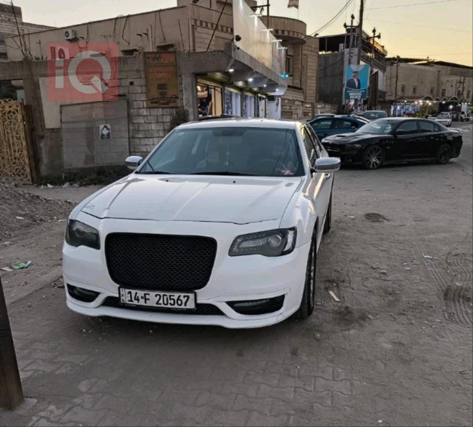 کرایسلەر 300